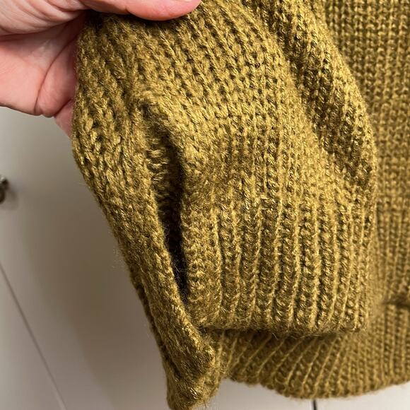 RD Style V Neck Sweater Light Brown Long Sleeve Pullover Acrylic Small NWOT - Picture 4 of 8